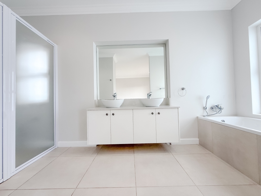 2 Bedroom Property for Sale in Baron View Western Cape
